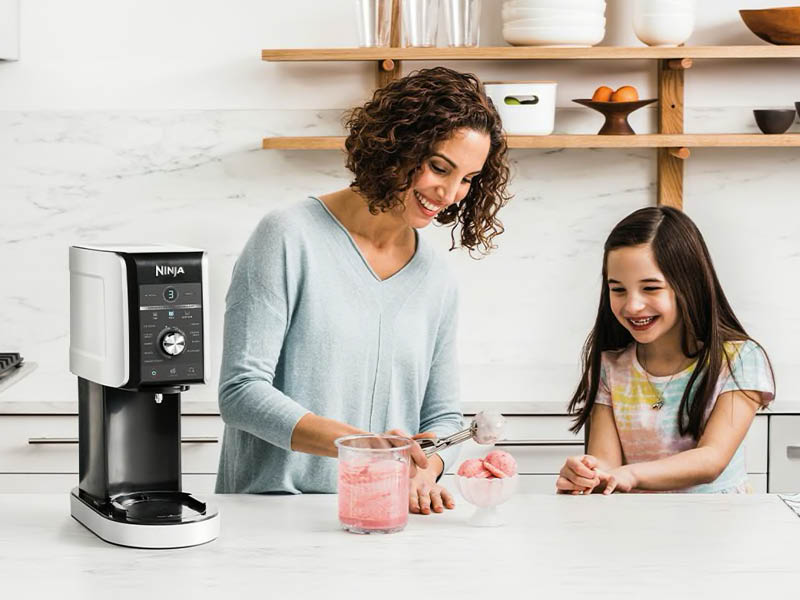 Ninja CREAMi Deluxe 10-in-1 ice cream and frozen drink maker or £150 cash